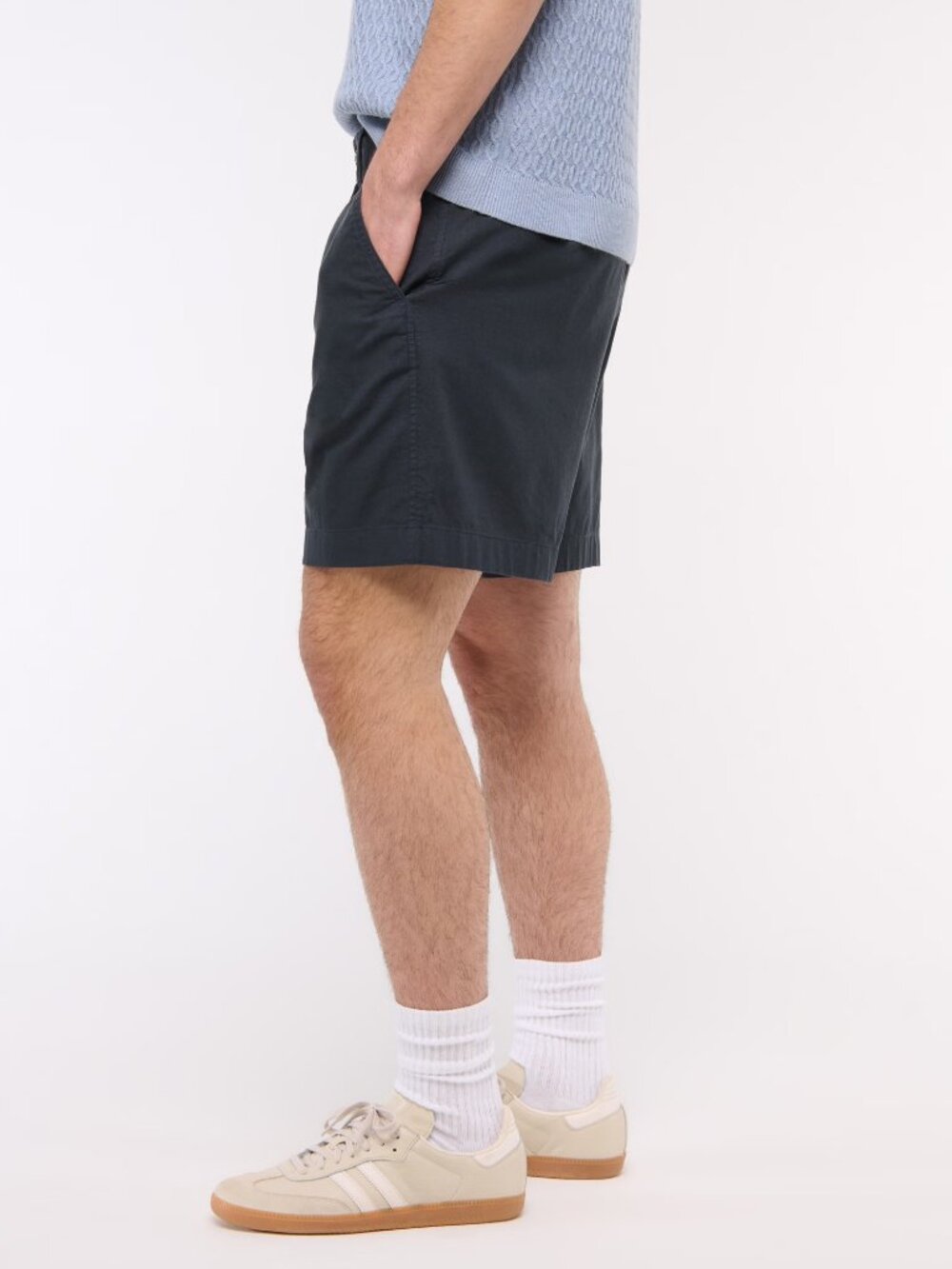 Abercrombie & Fitch men's Linen-Blend Plainfront Short navy 31 - Picture 3 of 6